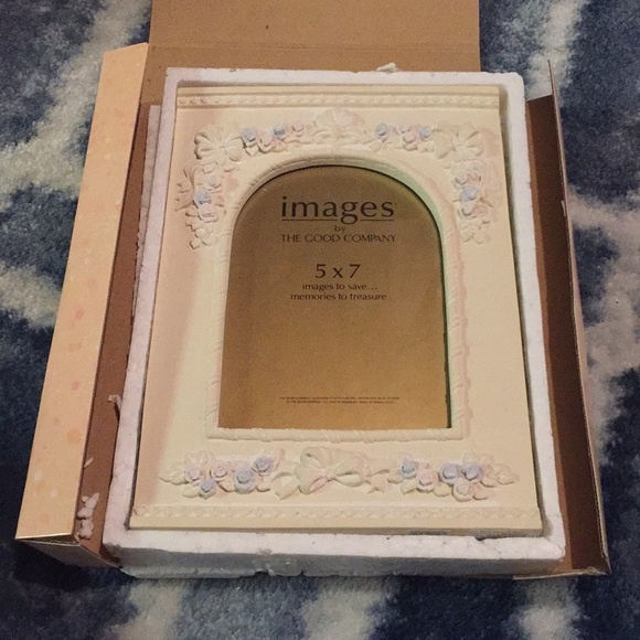 Vintage ceramic hand painted 5x7picture frame NWT - Picture 1 of 5